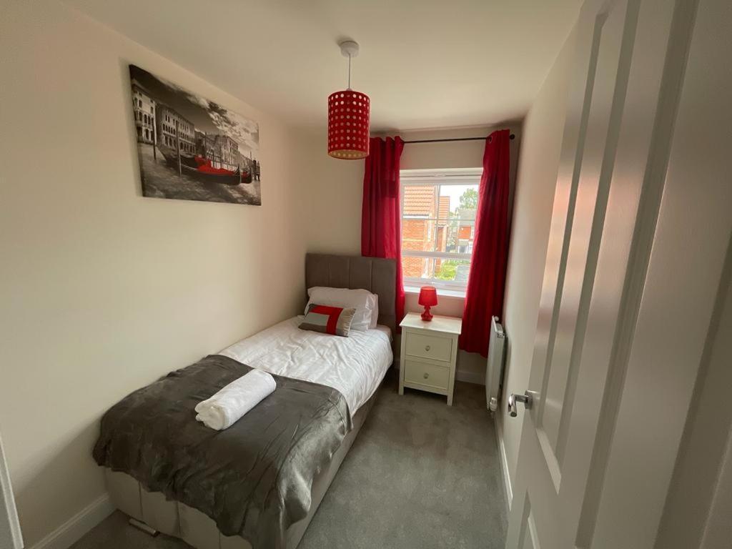 Stunning 3-Bed Risa House In Beeston Nottingham Villa Bagian luar foto